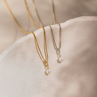 Ovale Perle Kette in 14K Goldgefüllt und in Sterlingsilber 925 nebeneinander
