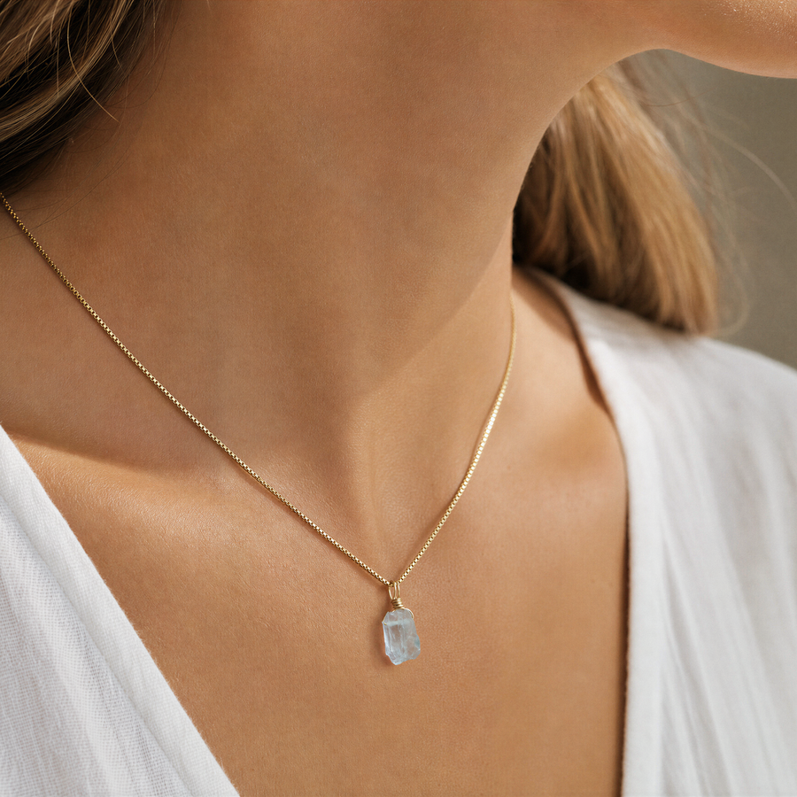 Roher Aquamarin Kette