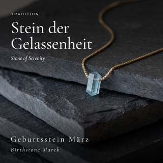 Aquamarin als Stein der Gelassenheit und Geburtsstein März auf Schiefer