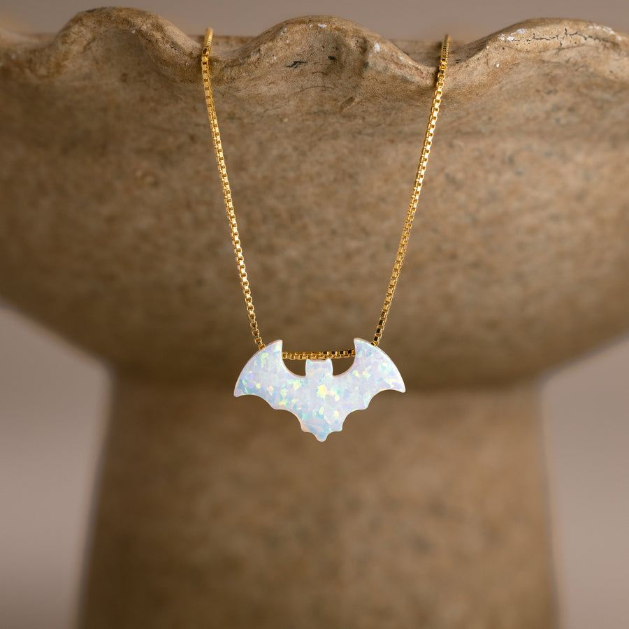 Fledermaus Kette in Opal-Optik
