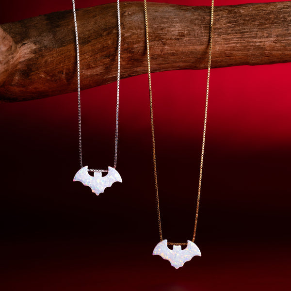 Fledermaus Kette in Opal-Optik