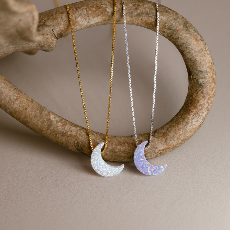 Halbmond Kette in Opal-Optik